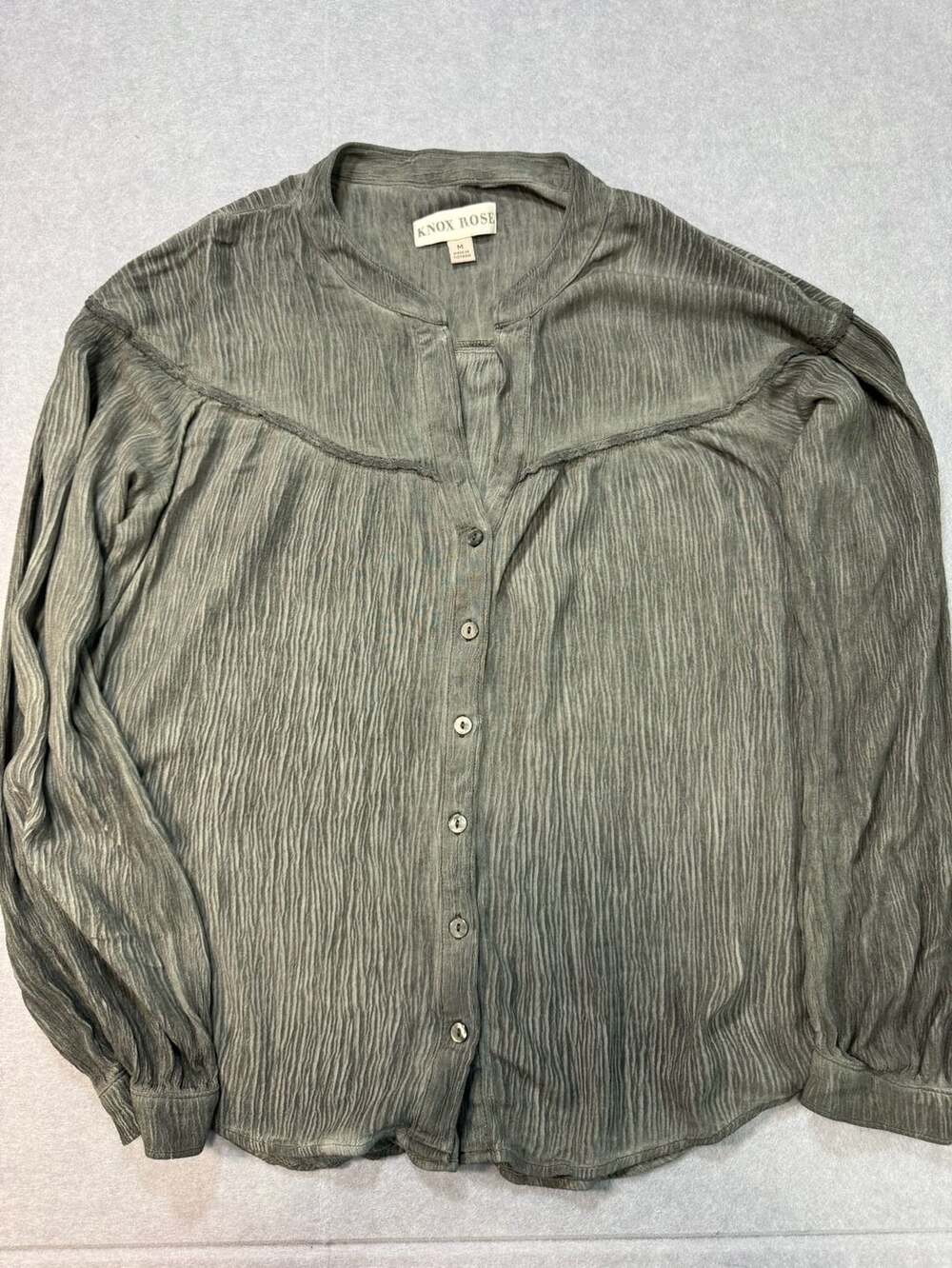 Knox Rose Women's Olive Green Crinkled Long Sleeve Button Down Blouse Size M